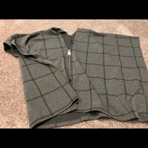 Poncho - Picture 2 of 3